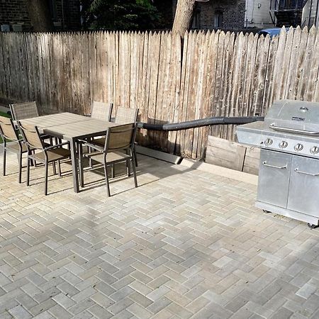 Lincoln Park Apartment With Backyard! 시카고 외부 사진