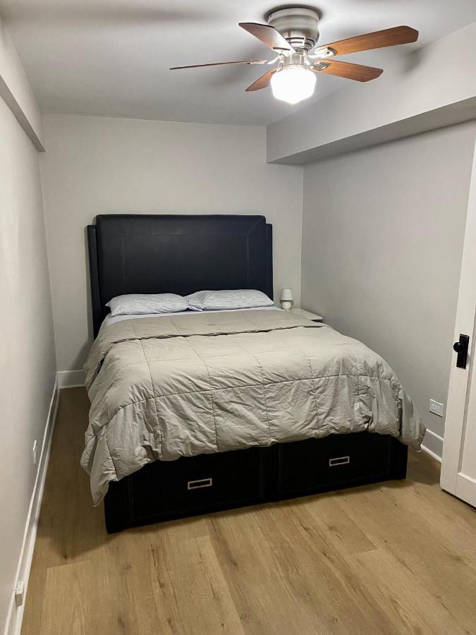 Lincoln Park Apartment With Backyard! 시카고 외부 사진
